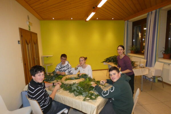 Adventkranzbinden
