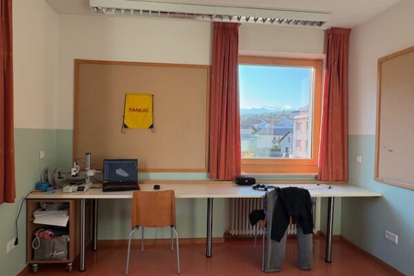 Schreibtisch im Zimmer