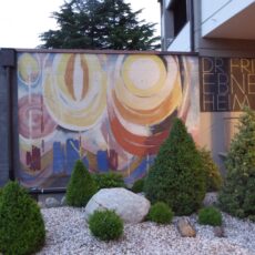 Foto Außenwand mit Schrift Fritz Ebner